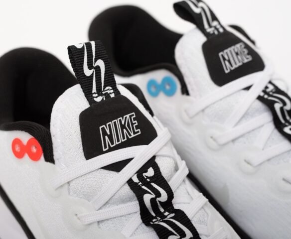 Nike Motiva светлые. Вид 4