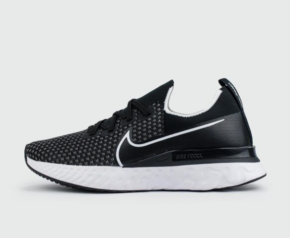 Nike React Infinity Run Flyknit Black / White